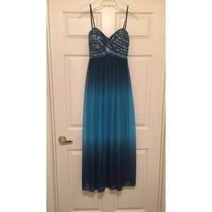 Women’s blue ombré strapless gown
